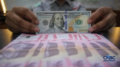 Rupiah Terkoreksi terhadap Dolar AS di Awal Pekan
