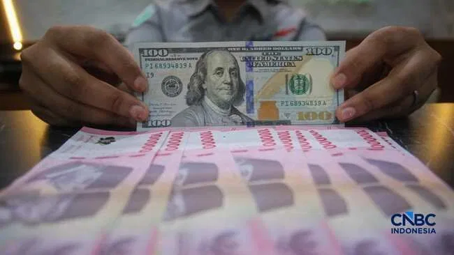 Rupiah Terkoreksi terhadap Dolar AS di Awal Pekan