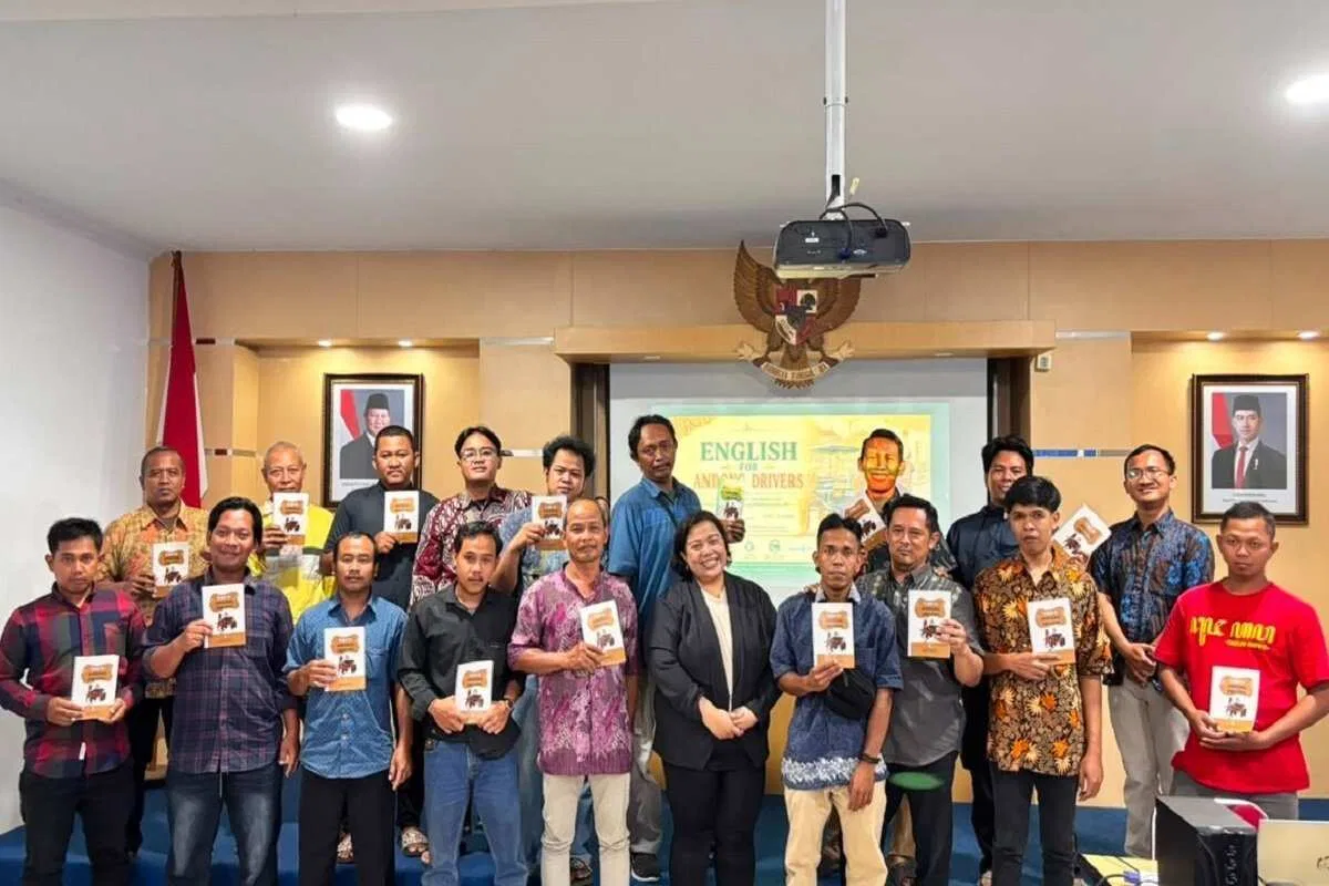 Pelatihan Bahasa Inggris dan Inovasi Lingkungan untuk Layanan Andong Wisata di Yogyakarta