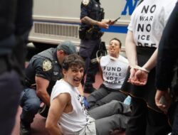 Operasi Penegakan Imigrasi di New York: Fakta dan Reaksi