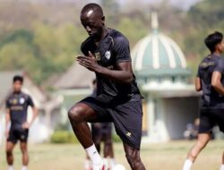 Ambisi Makan Konate Bersama Isenmulang di Kanjuruhan