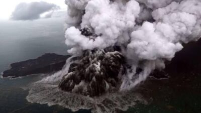 Erupsi Gunung Anak Krakatau yang Mengkhawatirkan