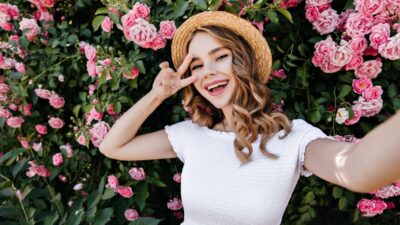 Enam Zodiak Perempuan yang Tetap Ceria di Setiap Usia