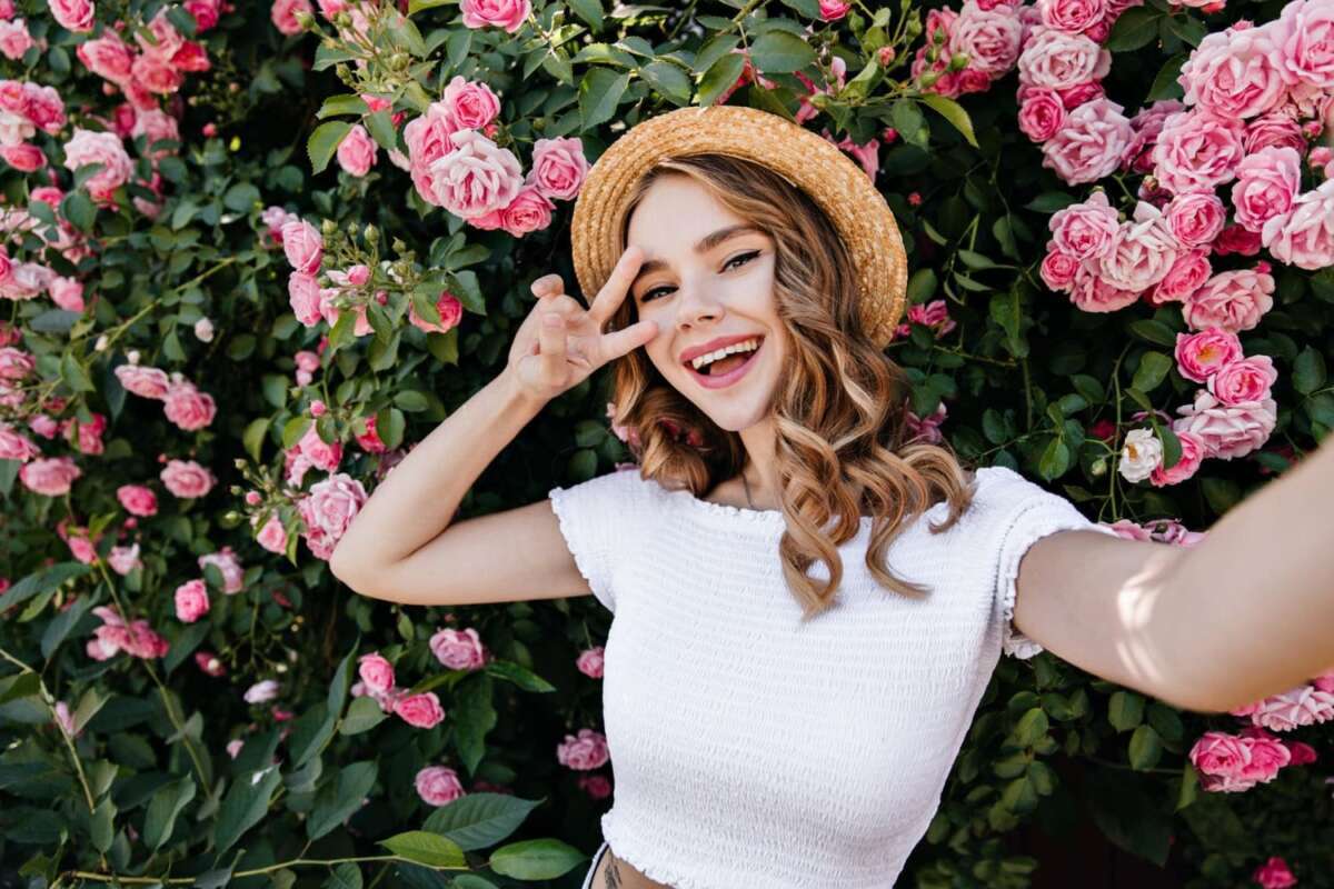 Enam Zodiak Perempuan yang Tetap Ceria di Setiap Usia