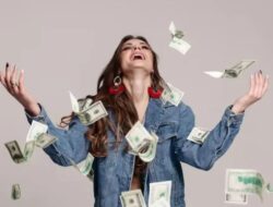 Zodiak yang Menarik Rezeki Saat Terdesak