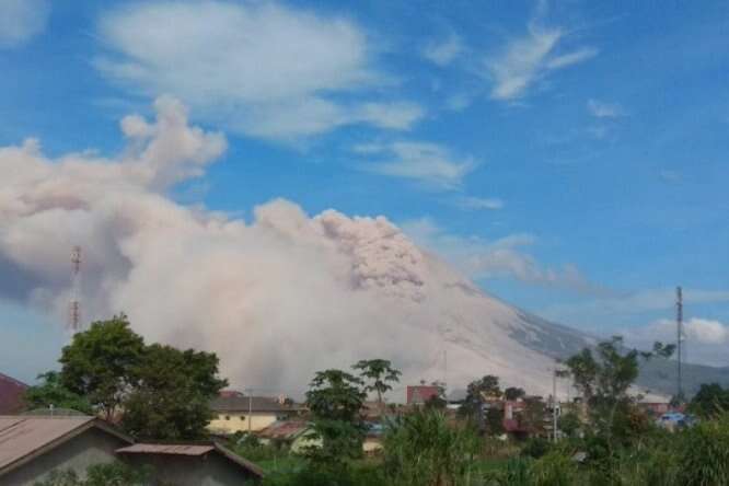 Meningkatnya Aktivitas Gunung Sinabung dan Peringatan dari BNPB