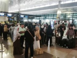 Penutupan Sementara Bandara Soekarno-Hatta Akibat Abu Vulkanik