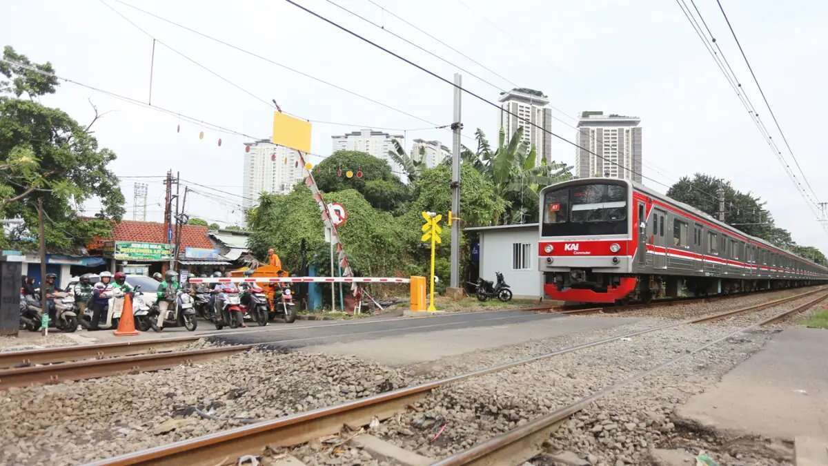 Status Siaga Erupsi Anak Krakatau dan Operasional Layanan Commuter Line