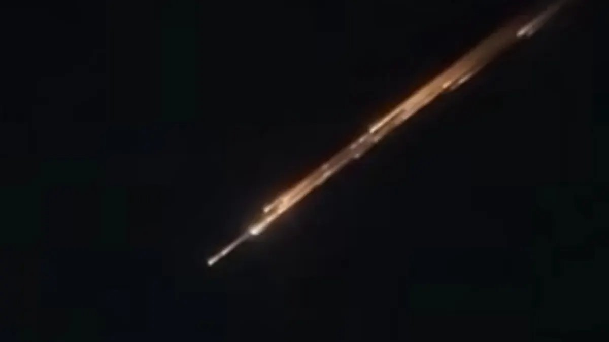 Fenomena Meteor di Gorontalo: Video Viral dan Suara Dentuman Misterius