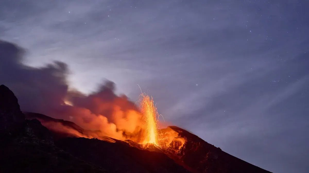 Dampak Erupsi Gunung Anak Krakatau di Jabodetabek