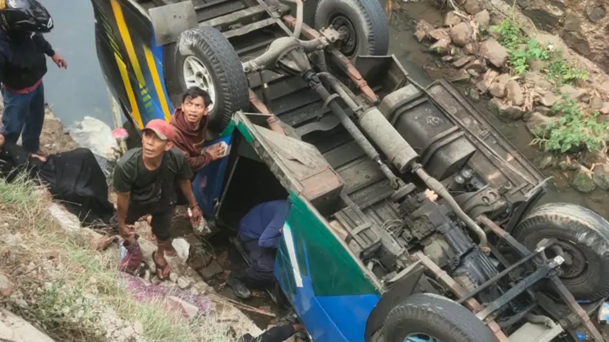 Kecelakaan Tragis Minibus di Kali Cikumpa