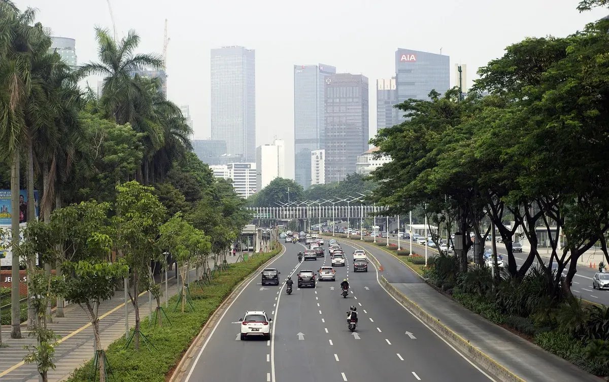 Kekhawatiran Kesehatan Warga Jakarta di Tengah Musim Hujan yang Terlambat