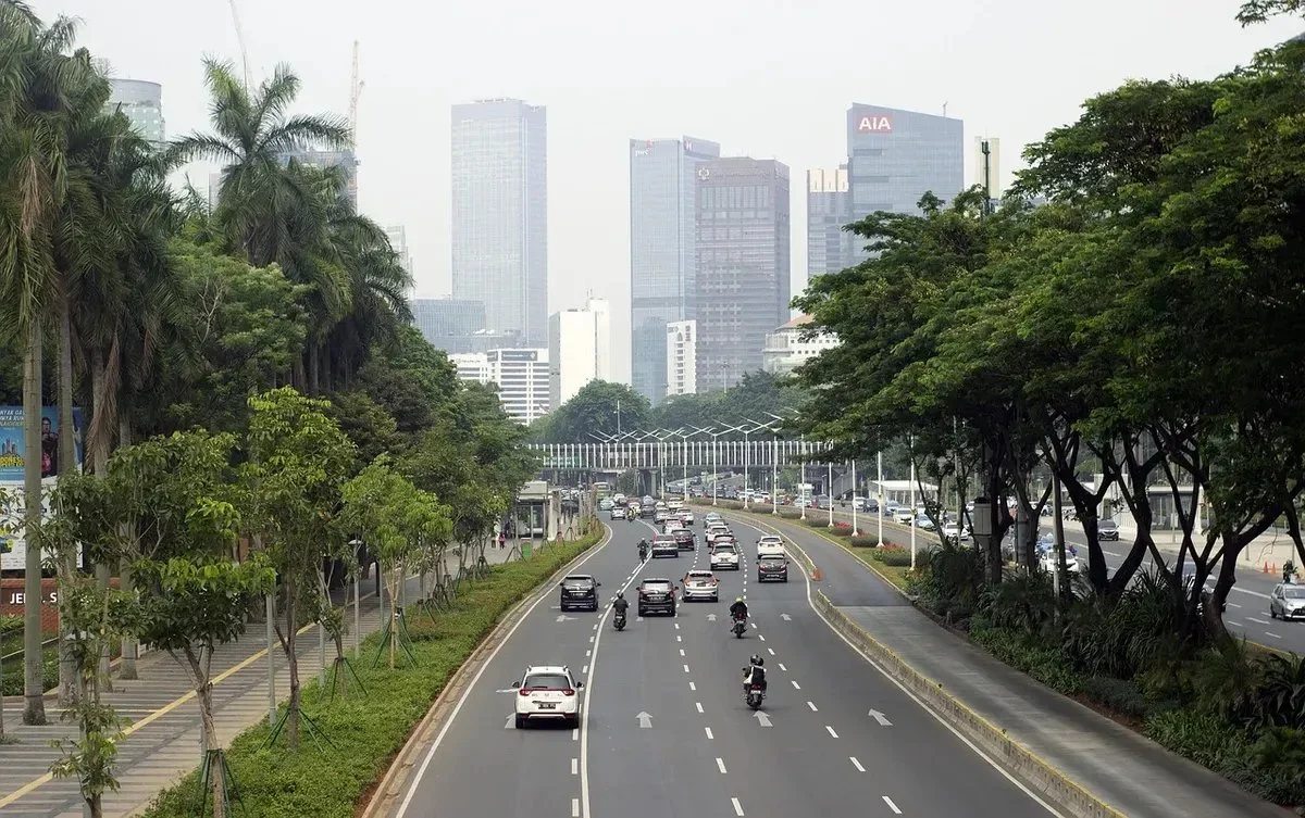 Kekhawatiran Kesehatan Warga Jakarta di Tengah Musim Hujan yang Terlambat