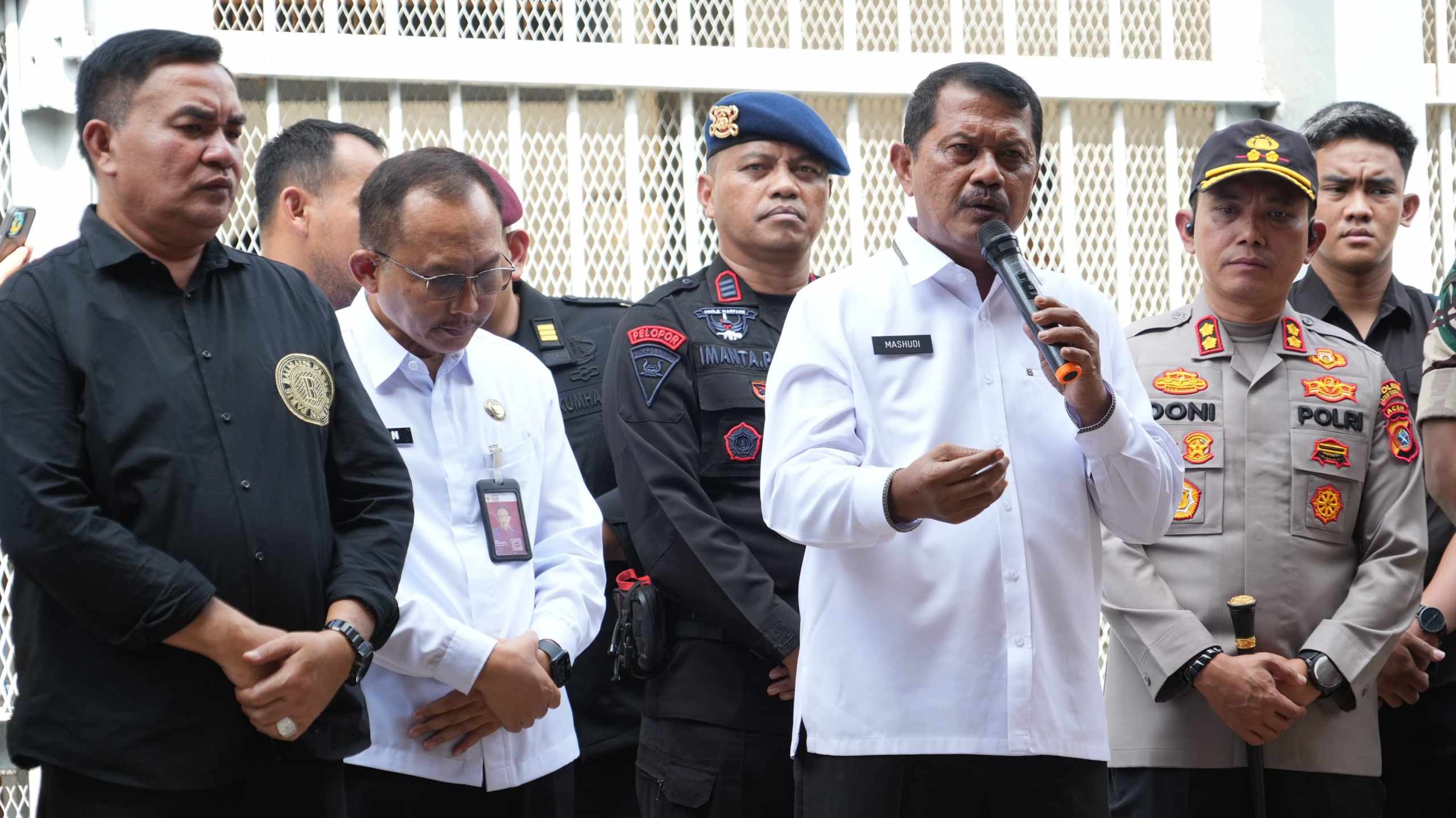 Tim Pemeriksaan Ditjenpas Selidiki Temuan Ombudsman di Lapas Cibinong Tim Pemeriksaan Ditjenpas Selidiki Temuan Ombudsman di Lapas Cibinong