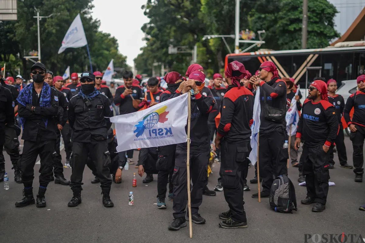 Menyelami Aksi Buruh di Jakarta: 11 Tuntutan Mendesak
