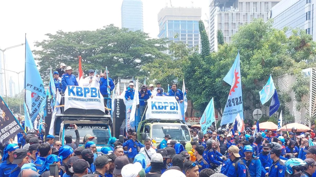 Kondisi Sinyal Aksi Buruh dan Mahasiswa: Dua Suasana Berbeda