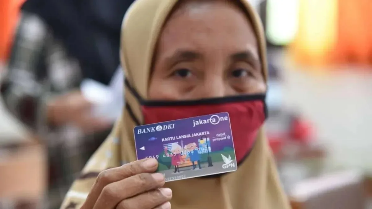 Penerima Kartu Lansia Jakarta Mengeluh Dana Belum Cair