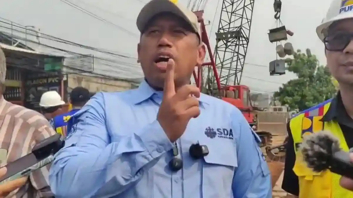 Perlambatan Perbaikan Trotoar Secawan di Depok