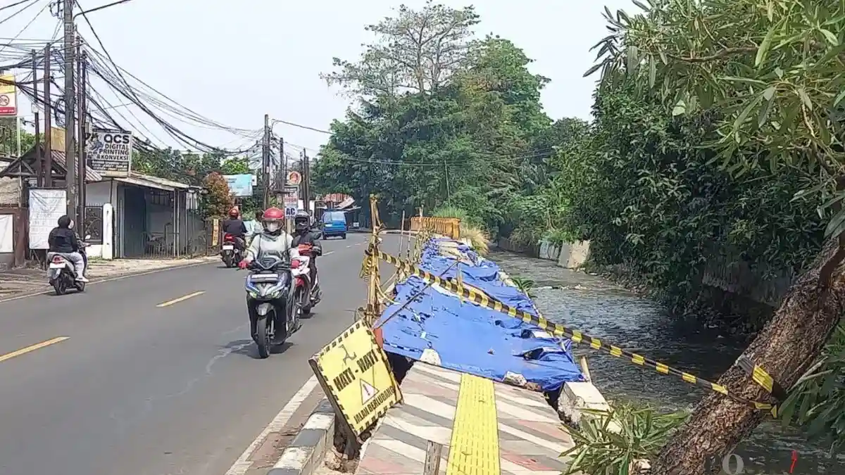 Proyek Trotoar Sawangan Depok Menjadi Sorotan Anggota DPRD