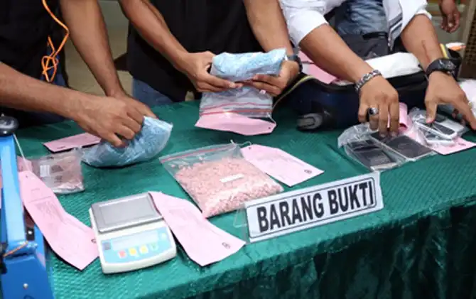 Tangkapan Besar: Tiga Anggota DPRD Terlibat Narkoba di Surabaya