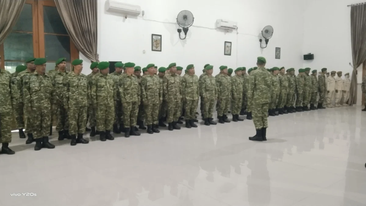Pabung 0820/Probolinggo Pimpin Upacara Korps Raport Kenaikan Pangkat Bintara Dan Tamtama