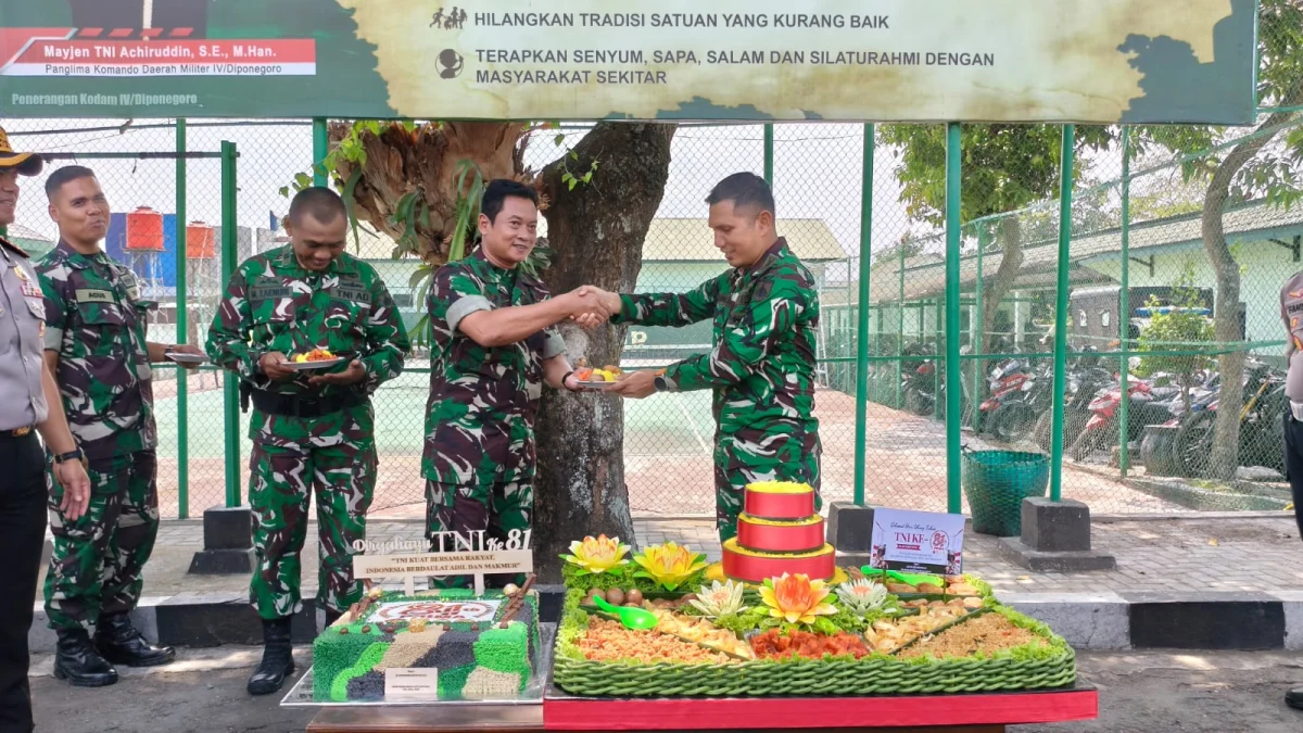 Bikin Haru! Kapolres Boyolali Datang Bawa Tumpeng, Kejutkan Dandim di HUT ke-81 TNI