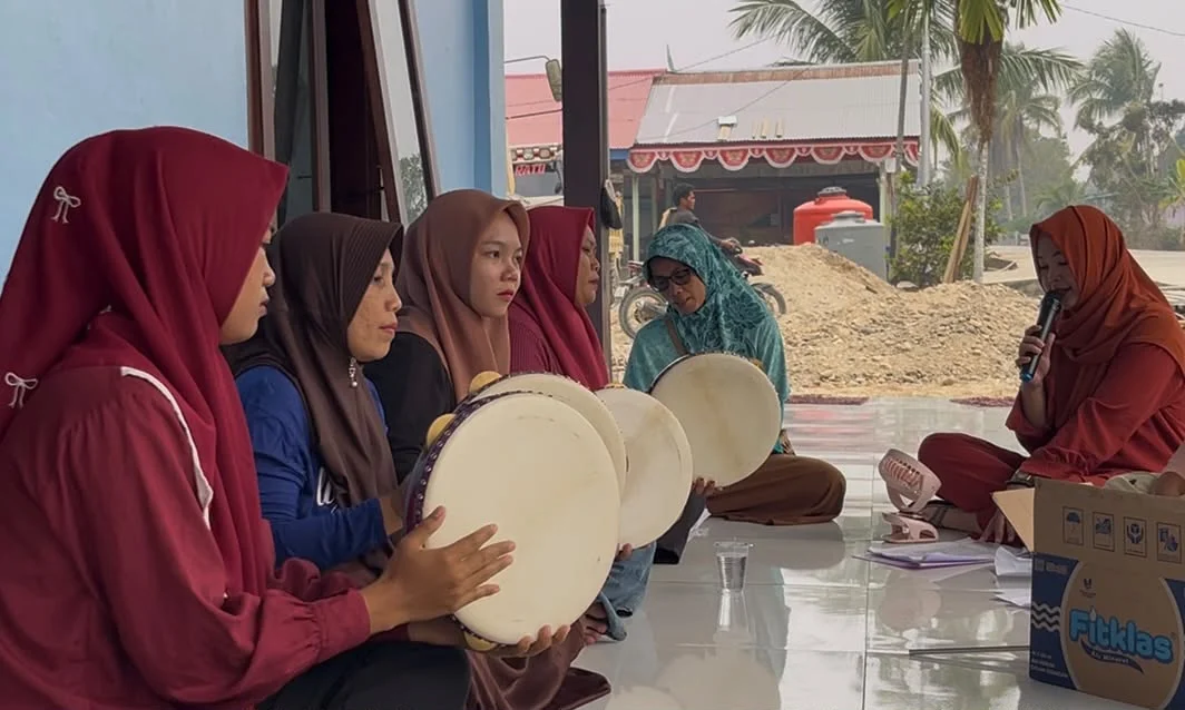 Pererat Tali Silaturahmi, Satgas Yonif 147/KGJ Pos Kotis Meyado Latih Seni Hadroh di Distrik Meyado