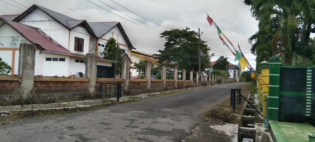 Proyek Pagar Belakang FKIP Unsam Langsa Disorot, Nilai Kontrak Tak Tertera di Papan Informasi