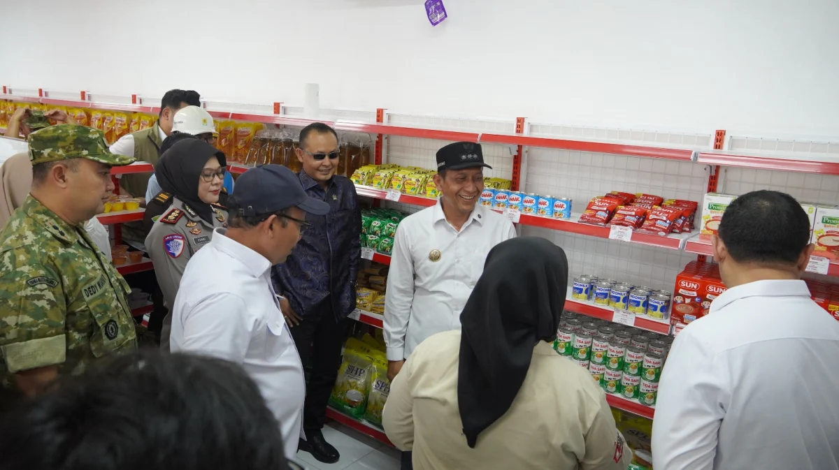 Perkuat Ekonomi Kerakyatan, Dandim Bojonegoro bersama Forkopimda dampingi Kunker KemenPAN-RB Tinjau KDKMP