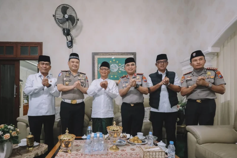 Perkuat Sinergi Kamtibmas, Kapolda Jatim Silaturahmi dengan Sejumlah Ulama di Kediri