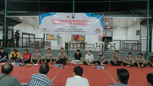 Dengarkan aspirasi, Kapolres Kediri Cangkrukan bersama masyarakat