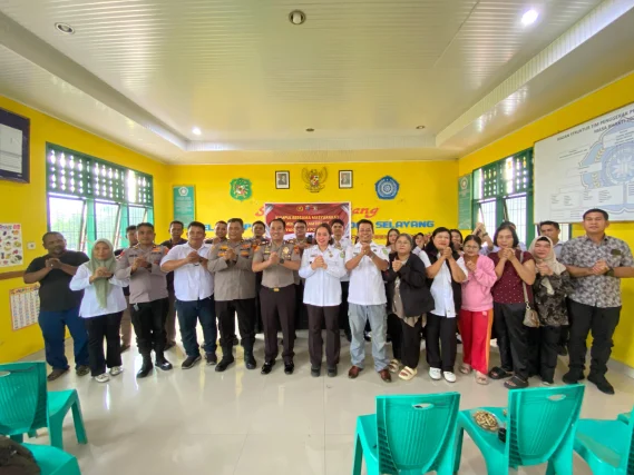 Kapolsek Sunggal Kumpul Bersama Masyarakat Medan Selayang, Ada Gangguan Kamtibmas Segera Hubungi Call Center Polri 110