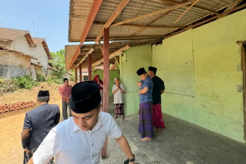 Belum Tersentuh PKH Meski Masuk Desil 3, Slamet Ariyadi Sambangi Ibu Munayah di Sampang