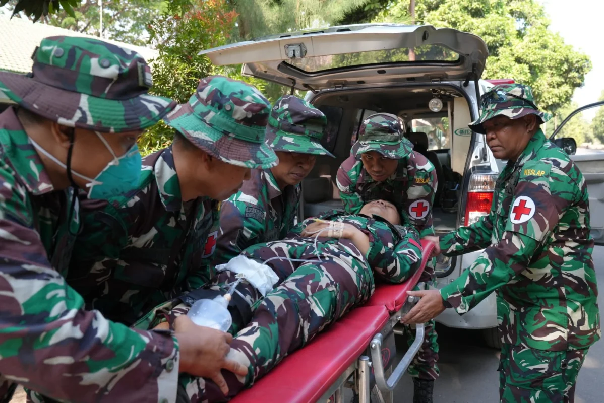 TNI Asah Kemampuan Evakuasi Medis Udara dengan Helikopter Bell 412 dalam Latgabma Keris Woomera 2026