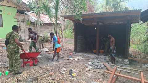 Progres 85 Persen, Satgas TMMD Ke-130 Segera Hadirkan MCK Layak bagi Warga Yamboi