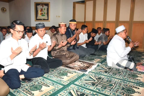 Komandan Kodaeral X Bersama Ketua Daerah Jalasenastri Gelar Doa Bersama di Kediaman
