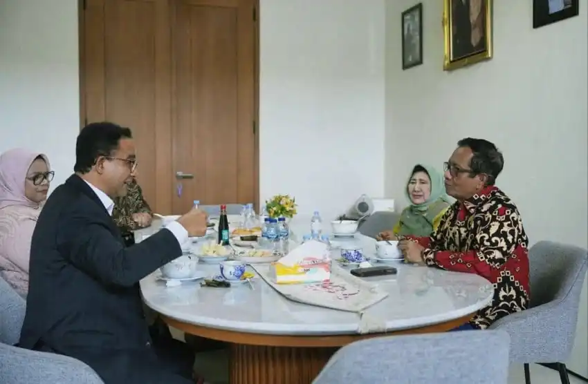 Anies Baswedan dan Mahfud MD Bagikan Momen Silaturahmi di Sleman