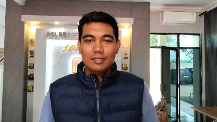 Namun, polisi belum memastikan apakah korban meninggal akibat kecelakaan lalu lintas atau rangkaian kekerasan yang terjadi setelahnya