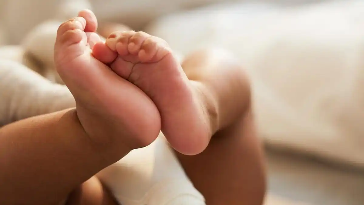 Bayi 24 Hari dalam Kondisi Kritis Setelah Diduga Diberi Telur Mentah, Dokter Jelaskan Risikonya