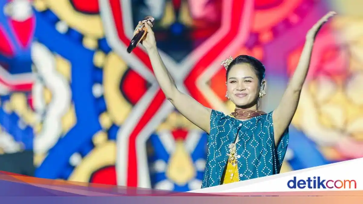 Andien Resmikan Sekolah Anak Percaya Kelima di Kampung Apung