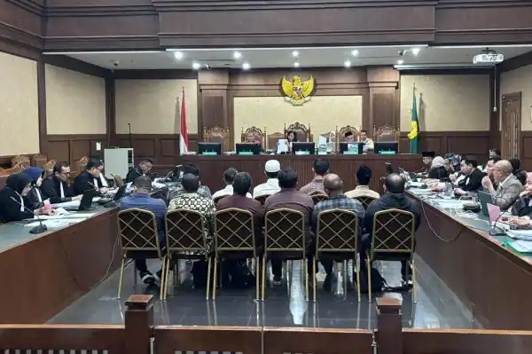 Kesaksian Travel tentang 34 Jemaah Haji Tanpa Antrean dalam Sidang Kuota 2024