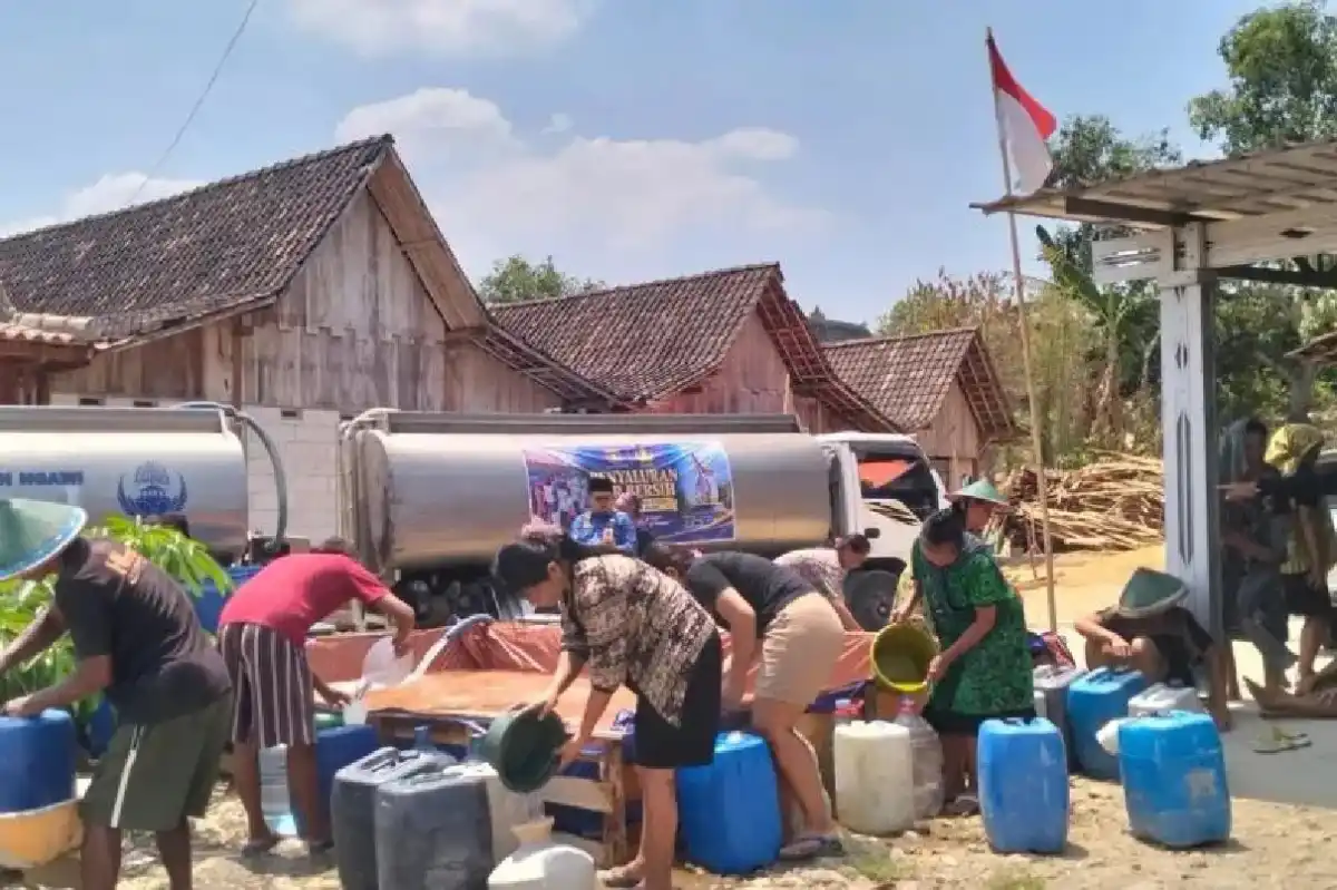 Kekeringan di Ngawi Berdampak pada Ribuan Warga, BPBD Salurkan Air Bersih
