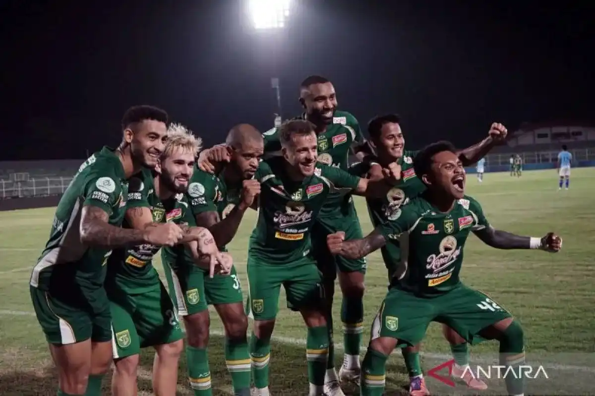 Bernardo Tavares Soroti Peluang Terbuang dalam Kemenangan Persebaya