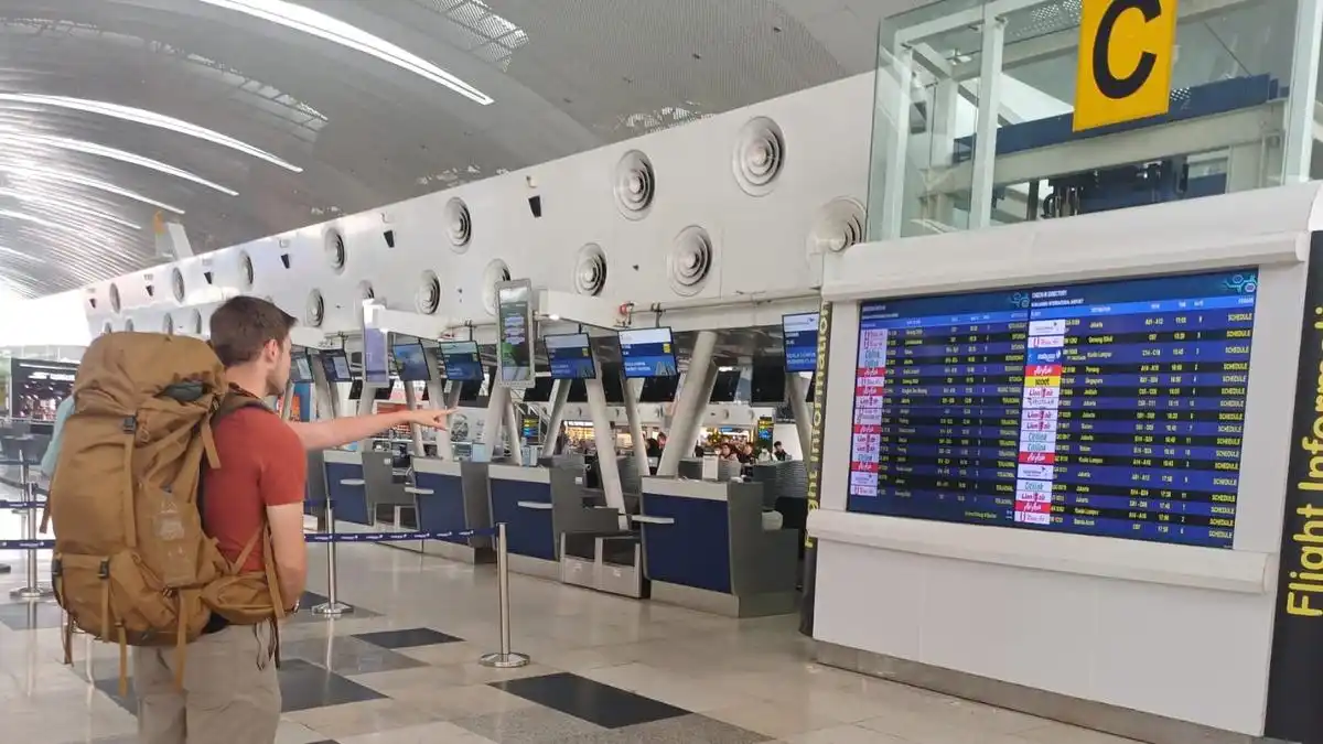 Kabut Asap Karhutla Ganggu Operasional Bandara Kualanamu, Tujuh Penerbangan Tertunda