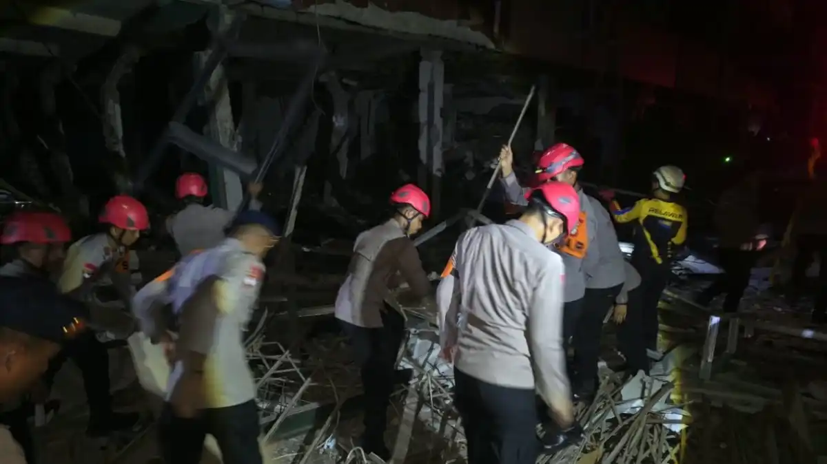 Ledakan di Pasar Cimanggis: Delapan Orang Luka, Penyebab Masih Diselidiki
