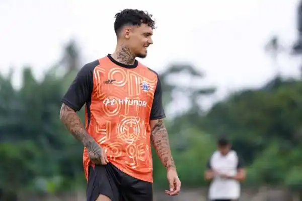 Peluang Shayne Pattynama Tampil Bersama Persija Masih Belum Pasti