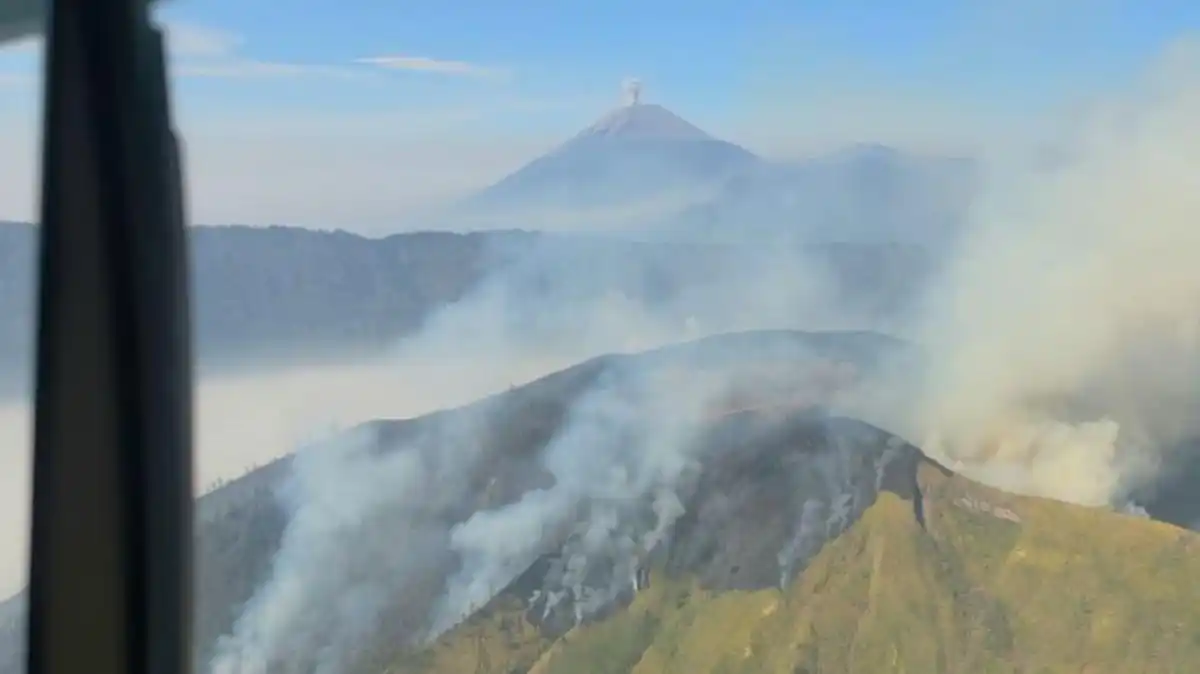 Pembatasan Wisata Bromo Diperketat saat Api di Penanjakan Belum Terkendali
