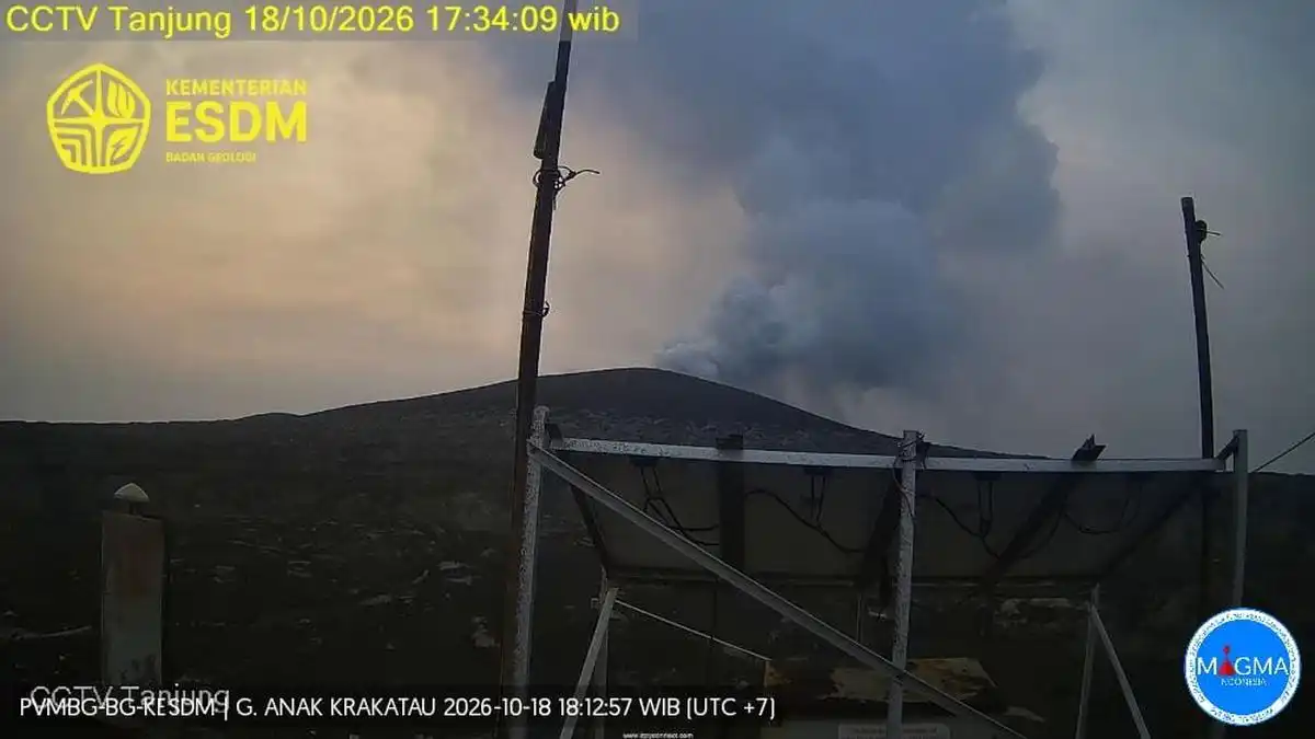 Delapan Erupsi Anak Krakatau, Abu Vulkanik Terpantau hingga 500 Meter
