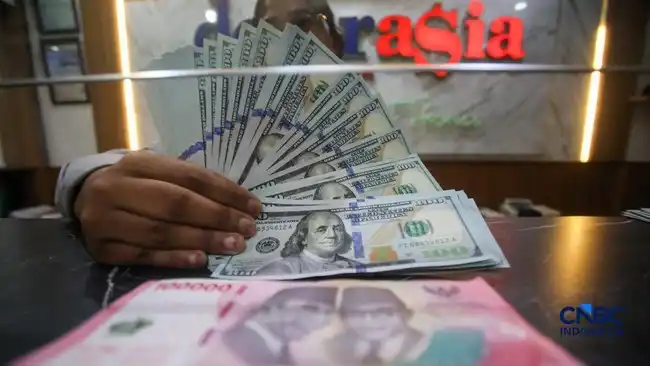 Rupiah Bertahan di Rp18.000 per Dolar AS, Pasar Cermati Tekanan Domestik dan Global