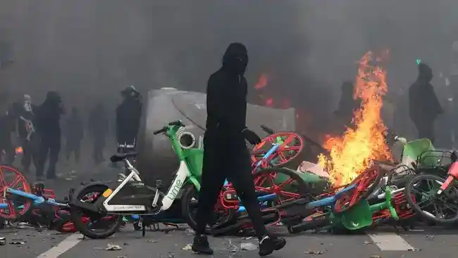 Prancis Berlakukan Pembatasan Malam di Sejumlah Wilayah Usai Kerusuhan
